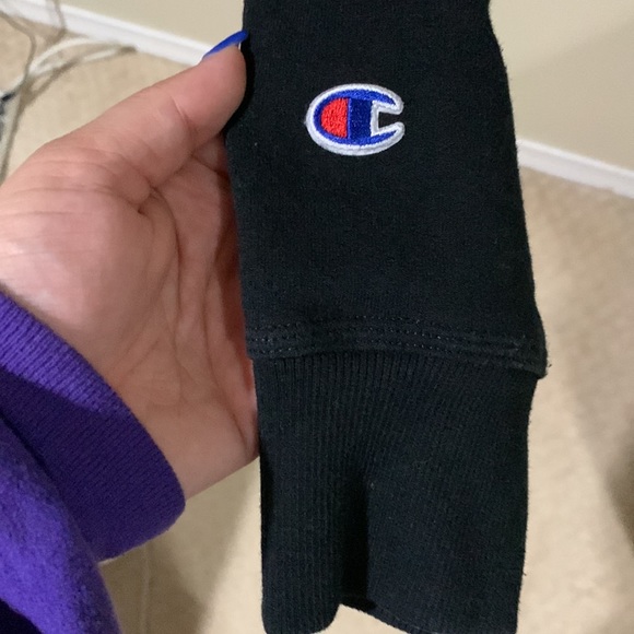 Black champion hoodie. Mens. - Picture 2 of 3